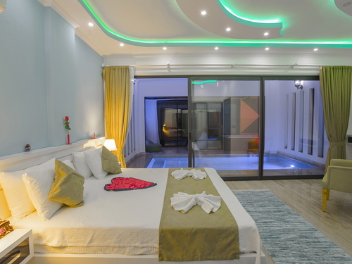  gece  -  Kasım
  | Kalkan İslamlar'da Jakuzili ve Isıtmalı Havuzlu Romantik Villa Tatili